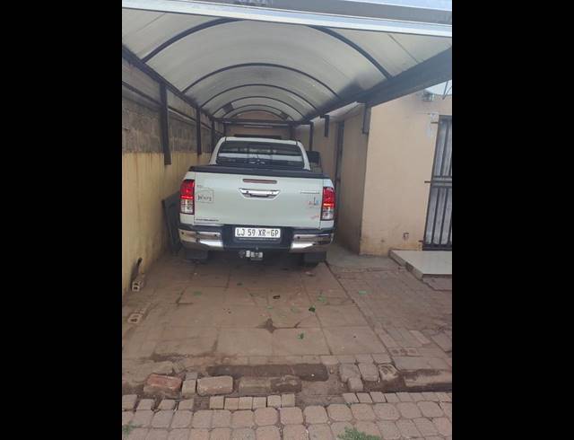 2 BEDROOM HOUSE FOR SALE IN CHIAWELO